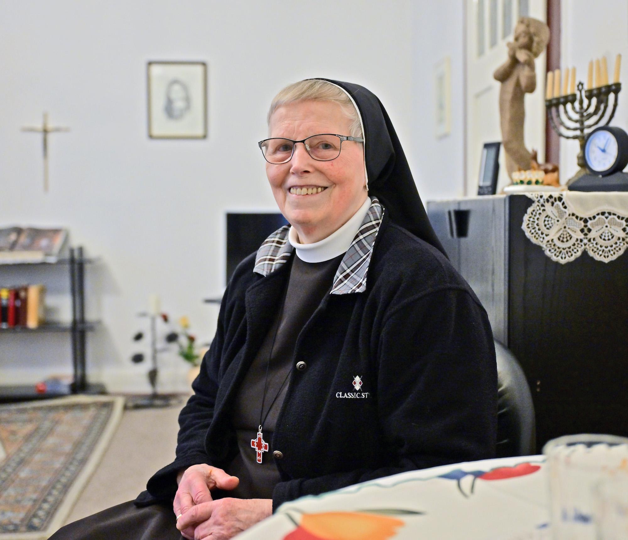 Seit über 60 Jahren gehört Schwester Dorothee zu den Armen-Schwestern vom heiligen Franziskus. „Ich bin glücklich. Ich gehöre dem lieben Gott“, sagt die Ordensfrau.