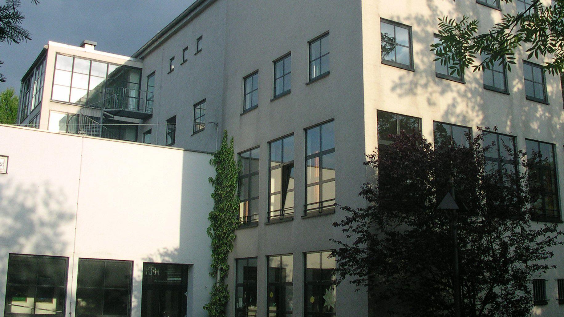 Seit 100 Jahren wird in Aachen Soziale Arbeit gelehrt, seit 1930 am Standort Robert-Schumann-Straße.