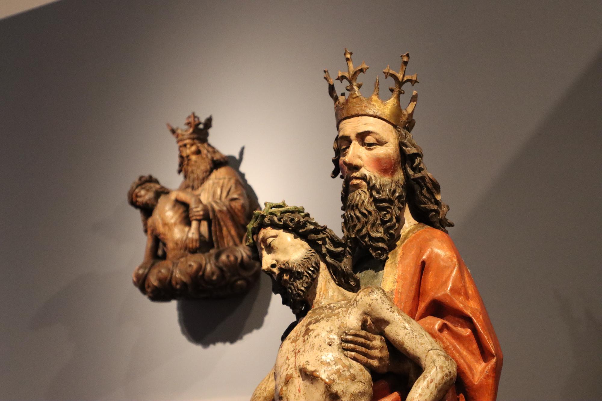 Die Trinitarische Pietà ist ein bekanntes Motiv seit dem Mittelalter.