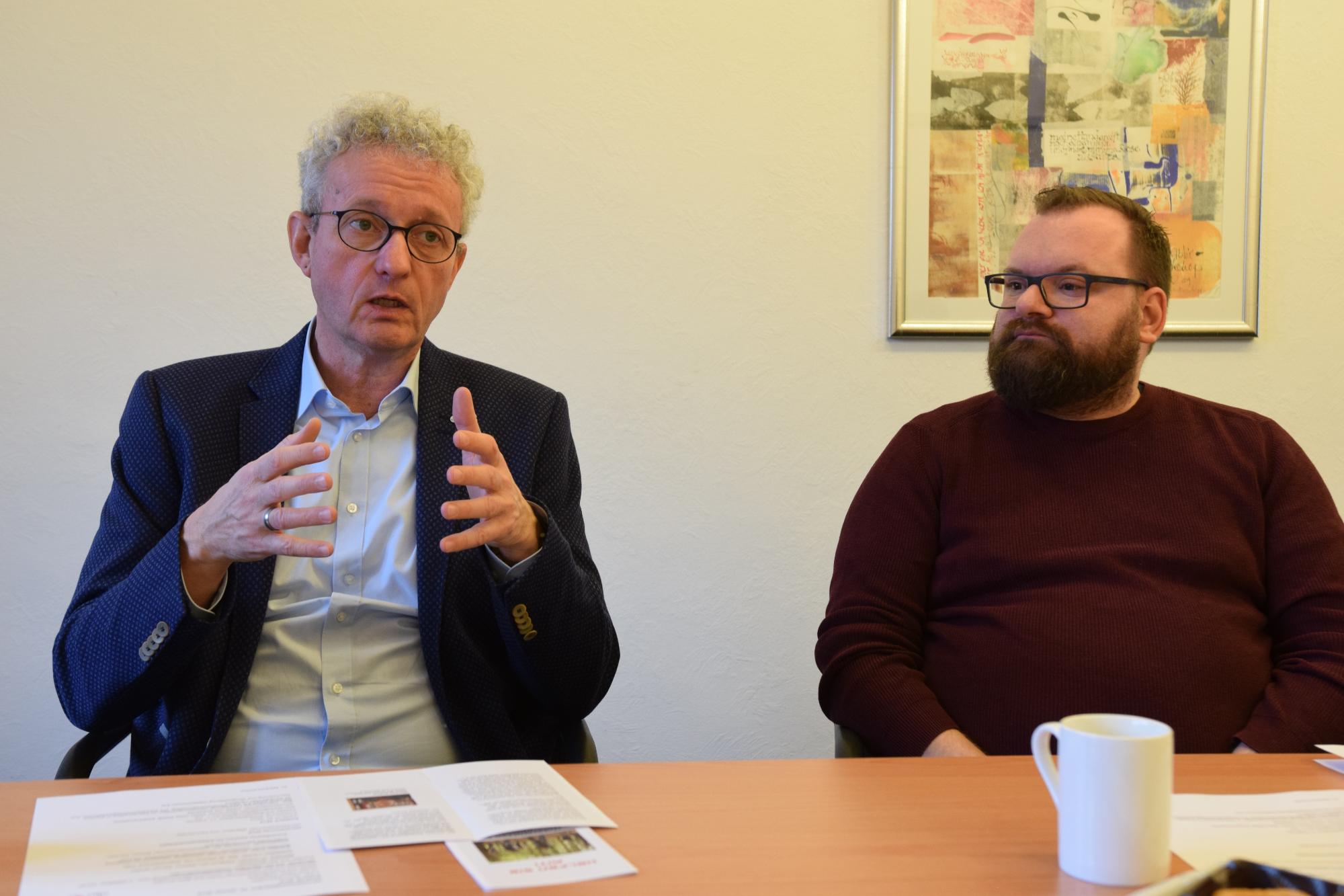Hausleiter Dr. Manfred Körber und Vorstandsvorsitzender Simon Winkens stellten den neuen Jahresbericht „Einsichten 2018“ und die Planungen des Hauses für 2019 vor.